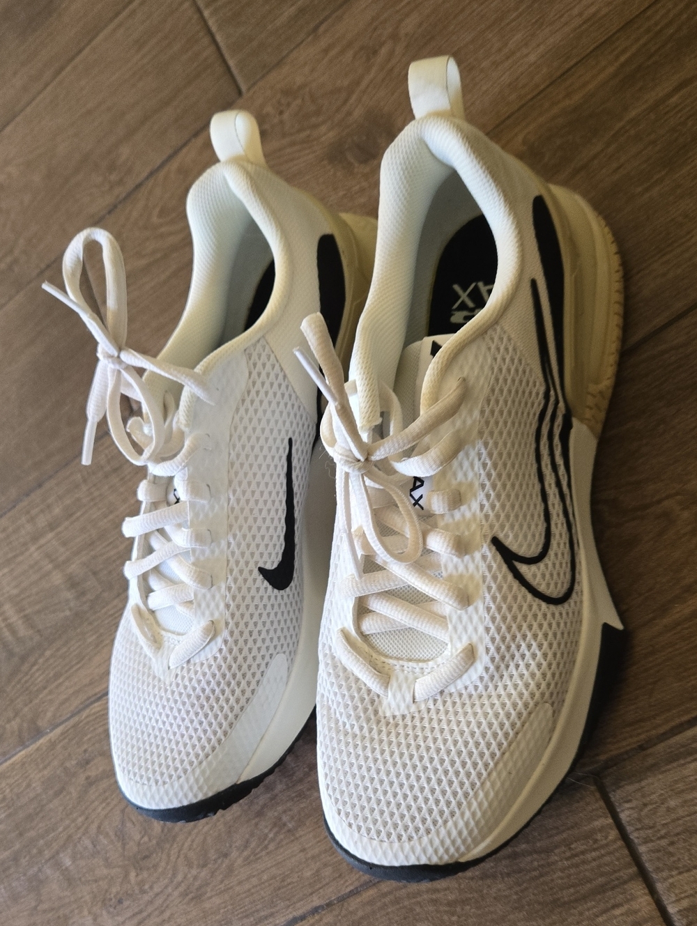 Nike White and Black Men's Athletic Running Shoes